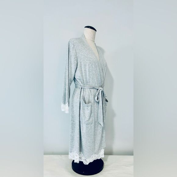 Lands End Grey Lace-Trimmed Robe size Medium SO SOFT - Picture 2 of 10
